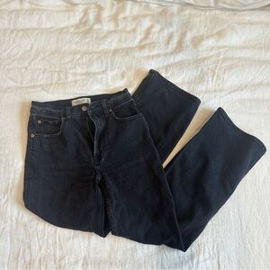 Abercrombie black 90s relaxed jean, size 25 (0) short